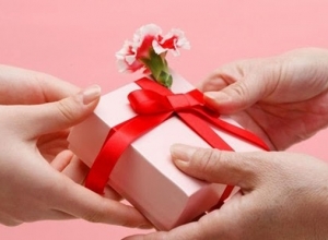 12 Món quà ý nghĩa tặng mẹ, vợ, phái nữ nhân ngày 8/3 